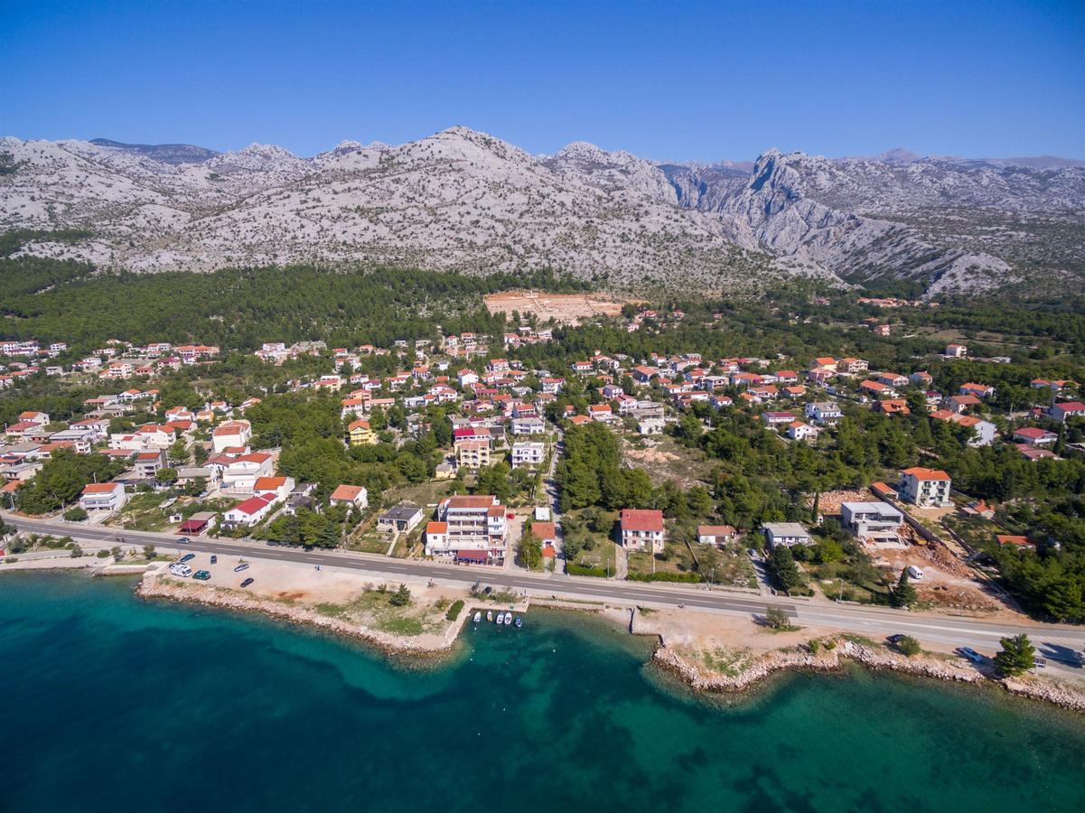 Apartments And Rooms Dragica Starigrad Paklenica Exterior foto